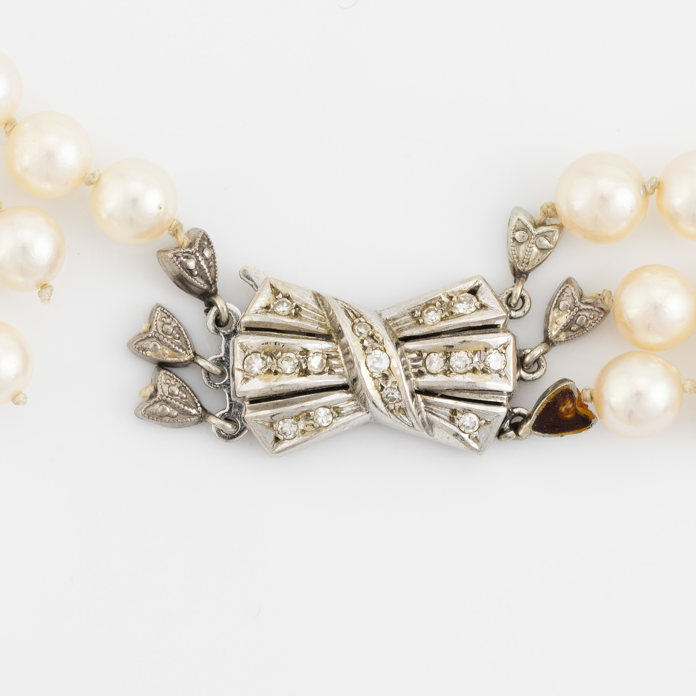 Cultured pearl necklace, clasp 18K white gold. Bukowskis