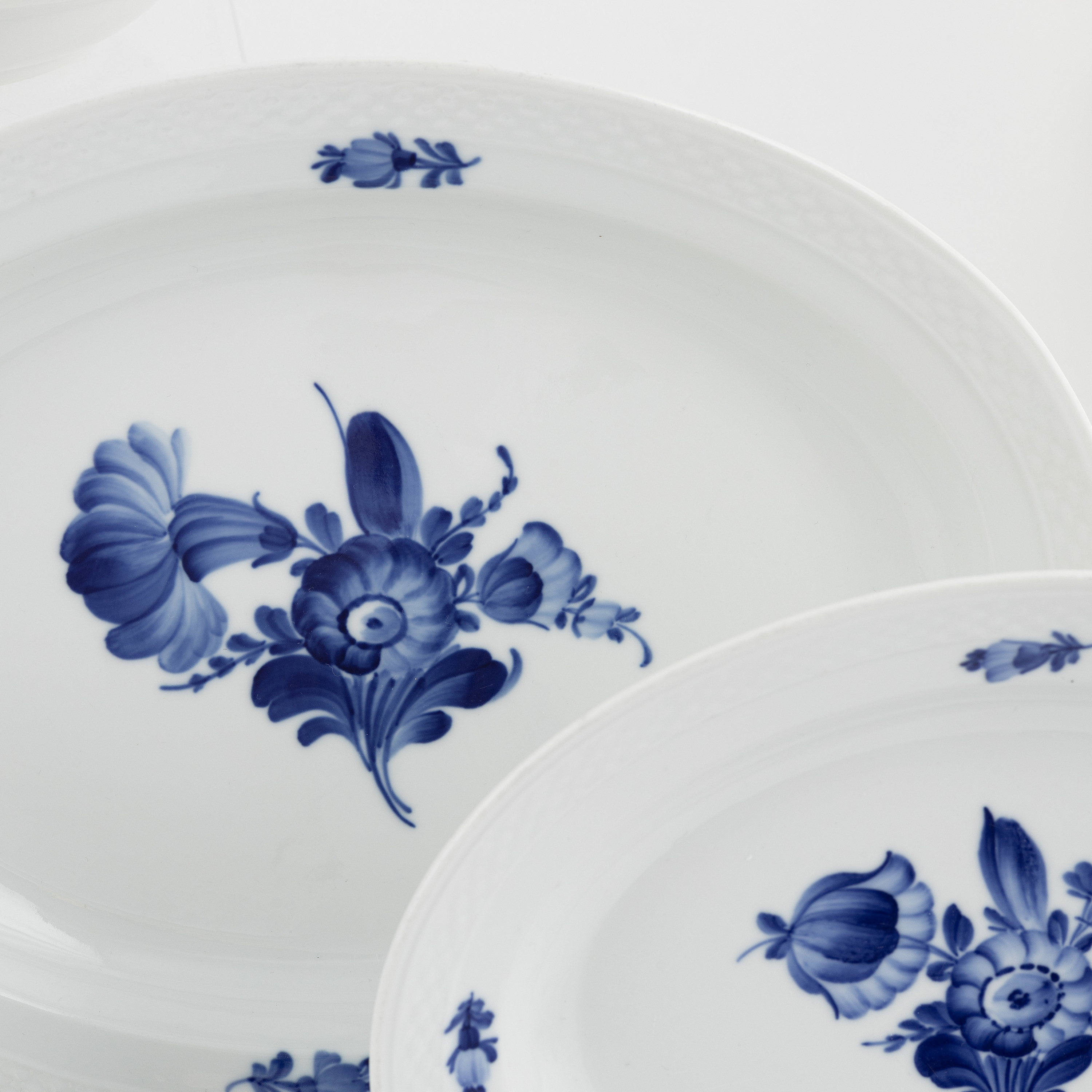 Servisdelar 40 St Porslin Bl Blomst Royal Copenhagen Danmark servisdelar-40-st-porslin-bl-blomst-royal-copenhagen-danmark