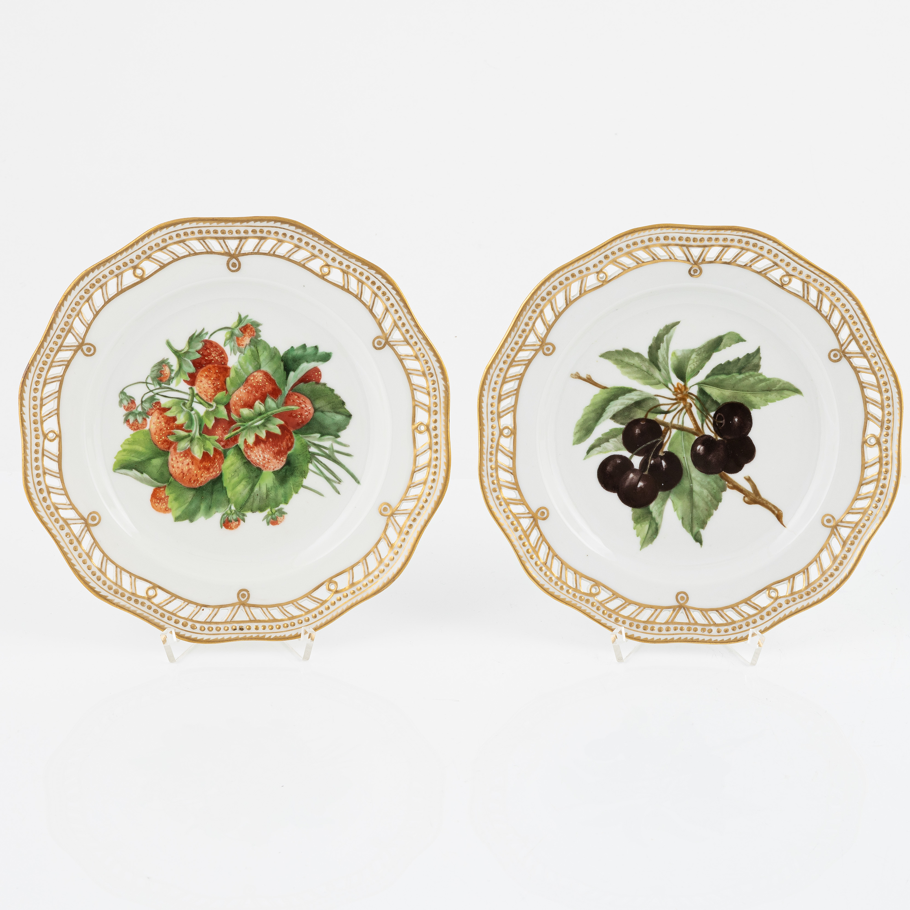 Six porcelain fruit plates, Hausmalerei, Royal Copenhagen, Danmark
