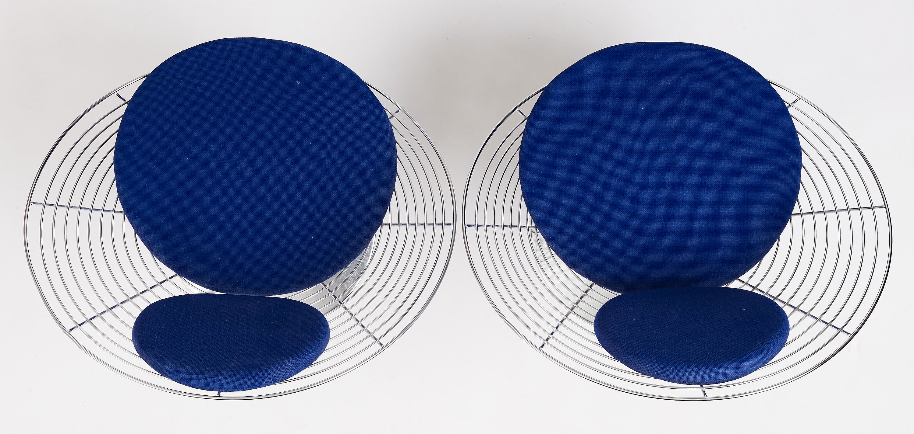 Verner Panton F t ljer Ett Par Wire Cone Chair Fritz Hansen verner-panton-f-t-ljer-ett-par-wire-cone-chair-fritz-hansen
