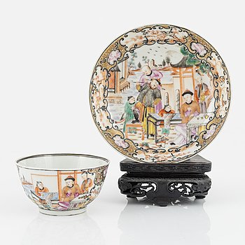 A famille rose 'Rockefeller-pattern' cup with stand, Qing dynasty, Qianlong (1736-95).