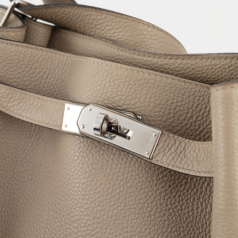 Hermès, A beige leather 'So Kelly 30', 2010.