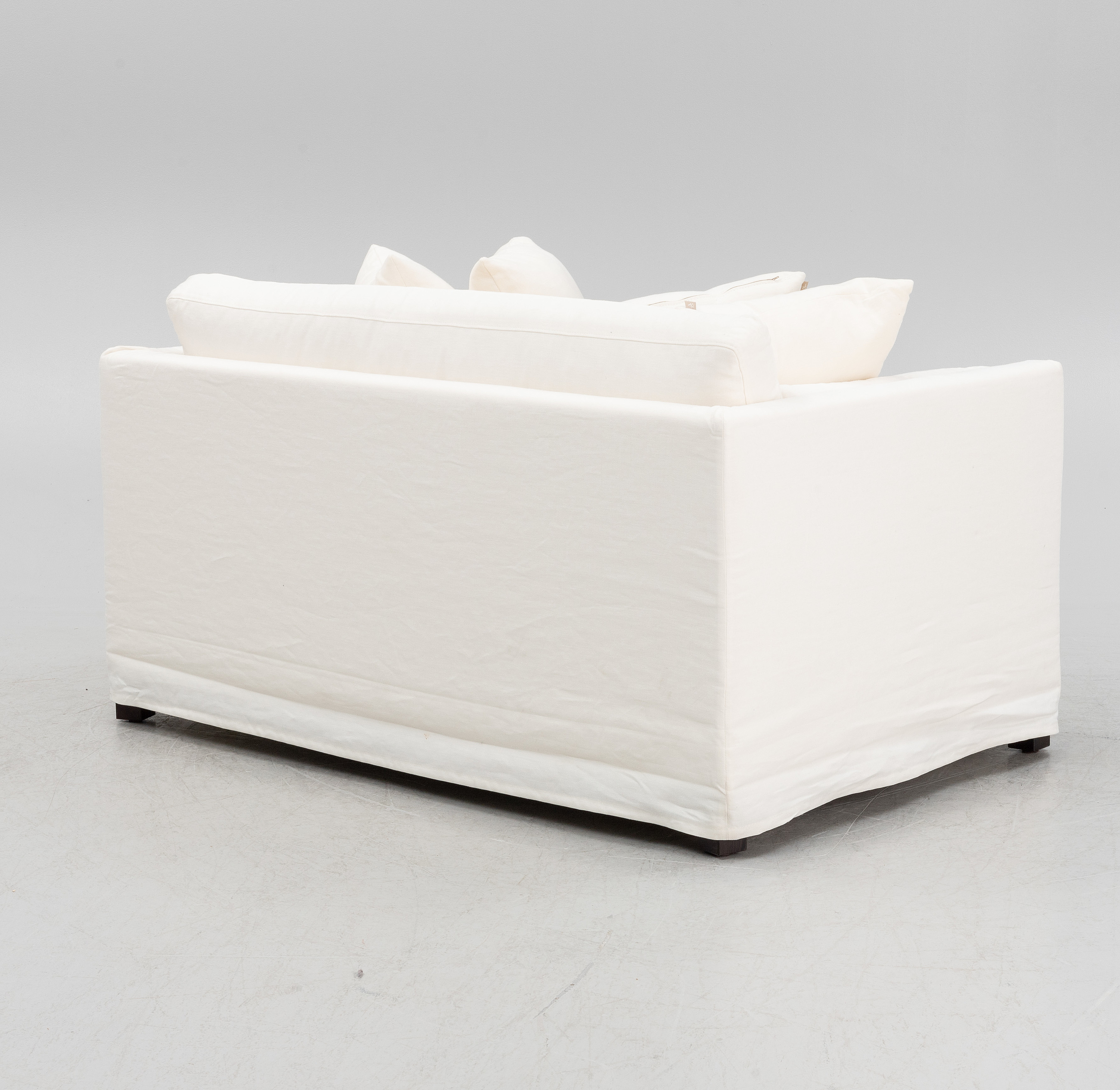 A 'Bloomsbury' sofa / loveseat, Slettvoll, Norway 21st century. Bukowskis