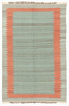 A Kilim rug, c. 250 x 170 cm.