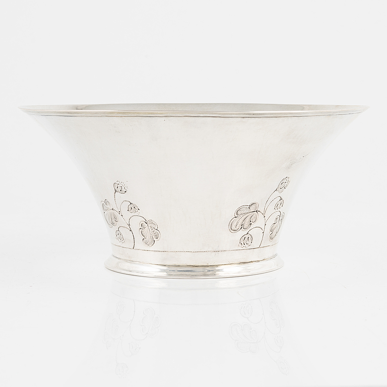 K Anderson, a 'Swedish Grace' silver bowl, Stockholm 1928.