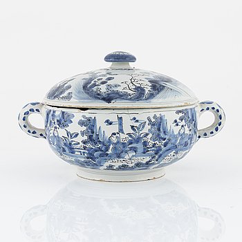 A faiance tureen s.k. kallskålskål, 18th Century.