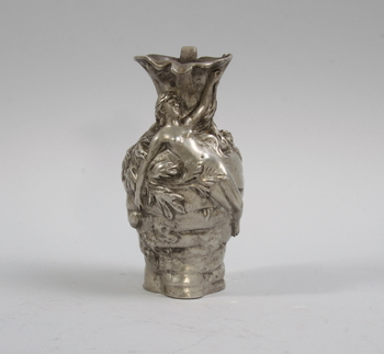 14933. KANNA. Tenn. Jugendstil, märkt J. Garnier.