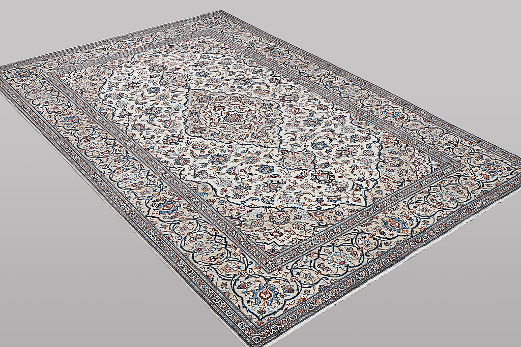 A carpet, Kashan, ca 290 x 193 cm.