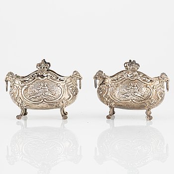A pair of silver salt cellars, Hanau, possibly B. Neresheimer & Sohne, Germany, around 1900.