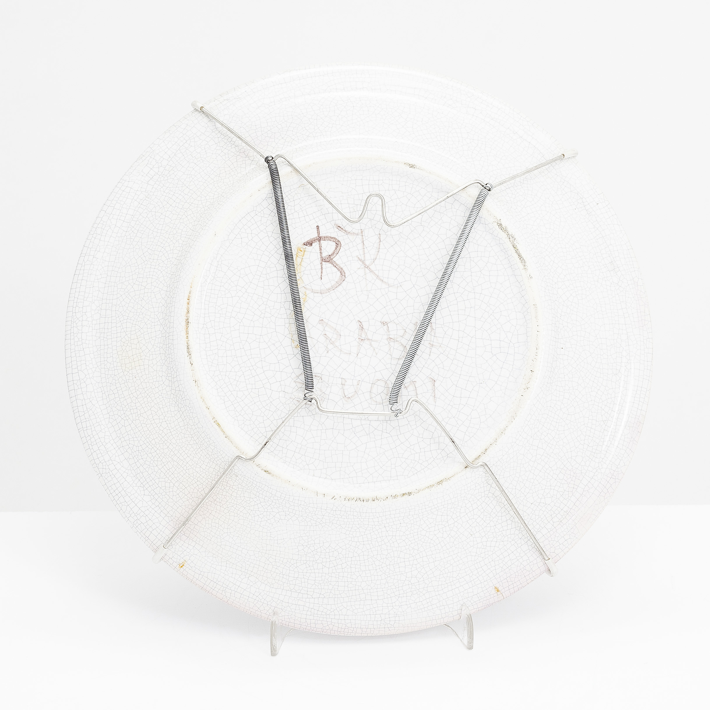 Birger Kaipiainen, a ceramic plate. Signed BK Arabia Suomi. Bukowskis