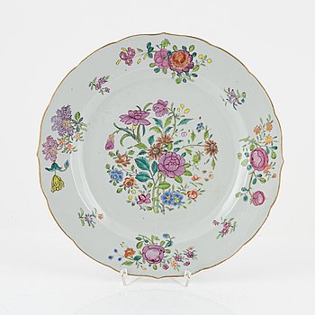A Famille Rose porcelain dish, China, Qianlong (1736-95).