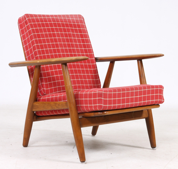 151285. KARMSTOL, GE-240Cigarren, Hans J Wegner, Getama, brännstmpl.
