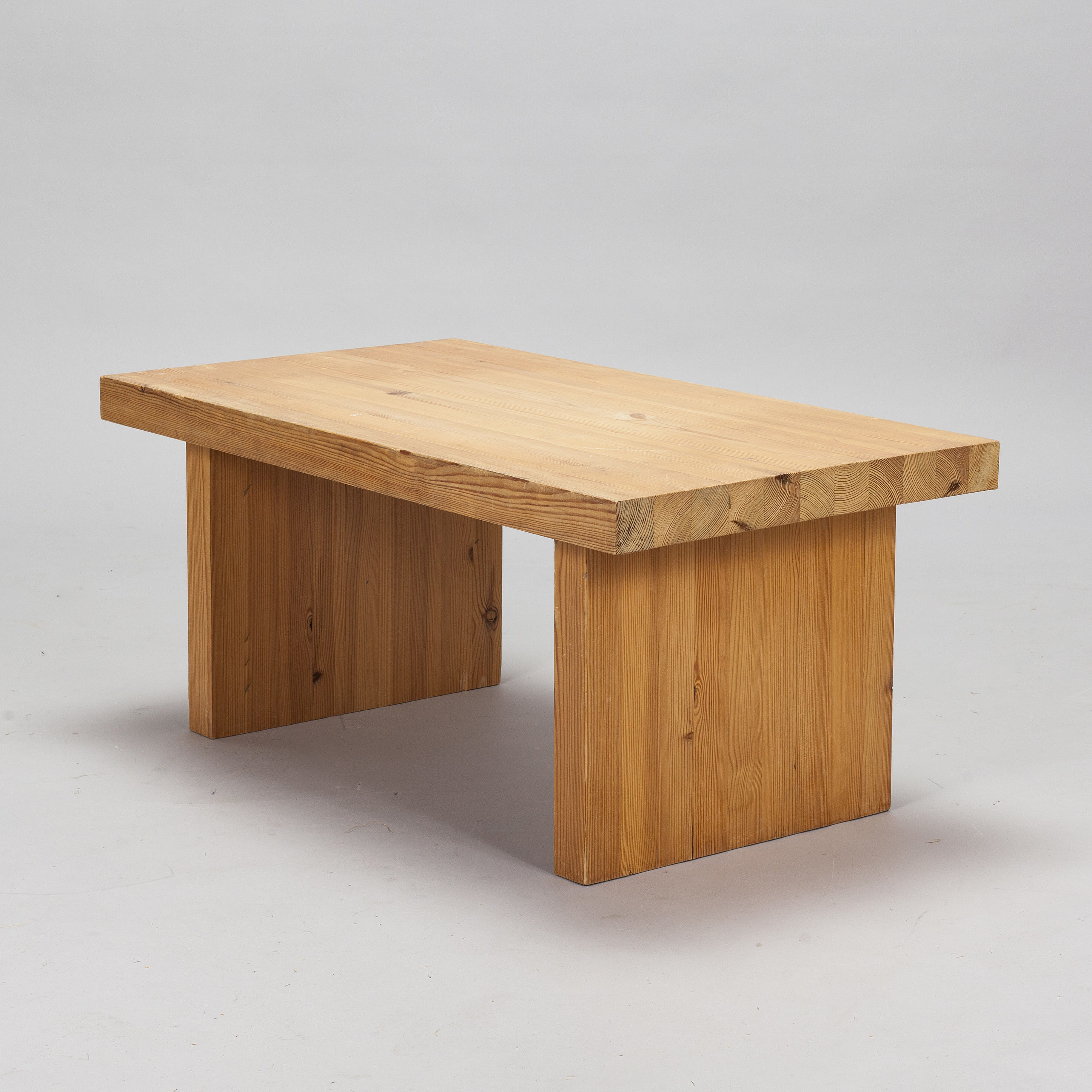 A pine bench / table top from second half of the 20th century. Bukowskis