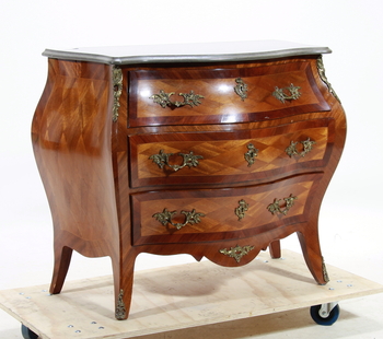 151799. BYRÅ, rokokostil, 1900-tal.