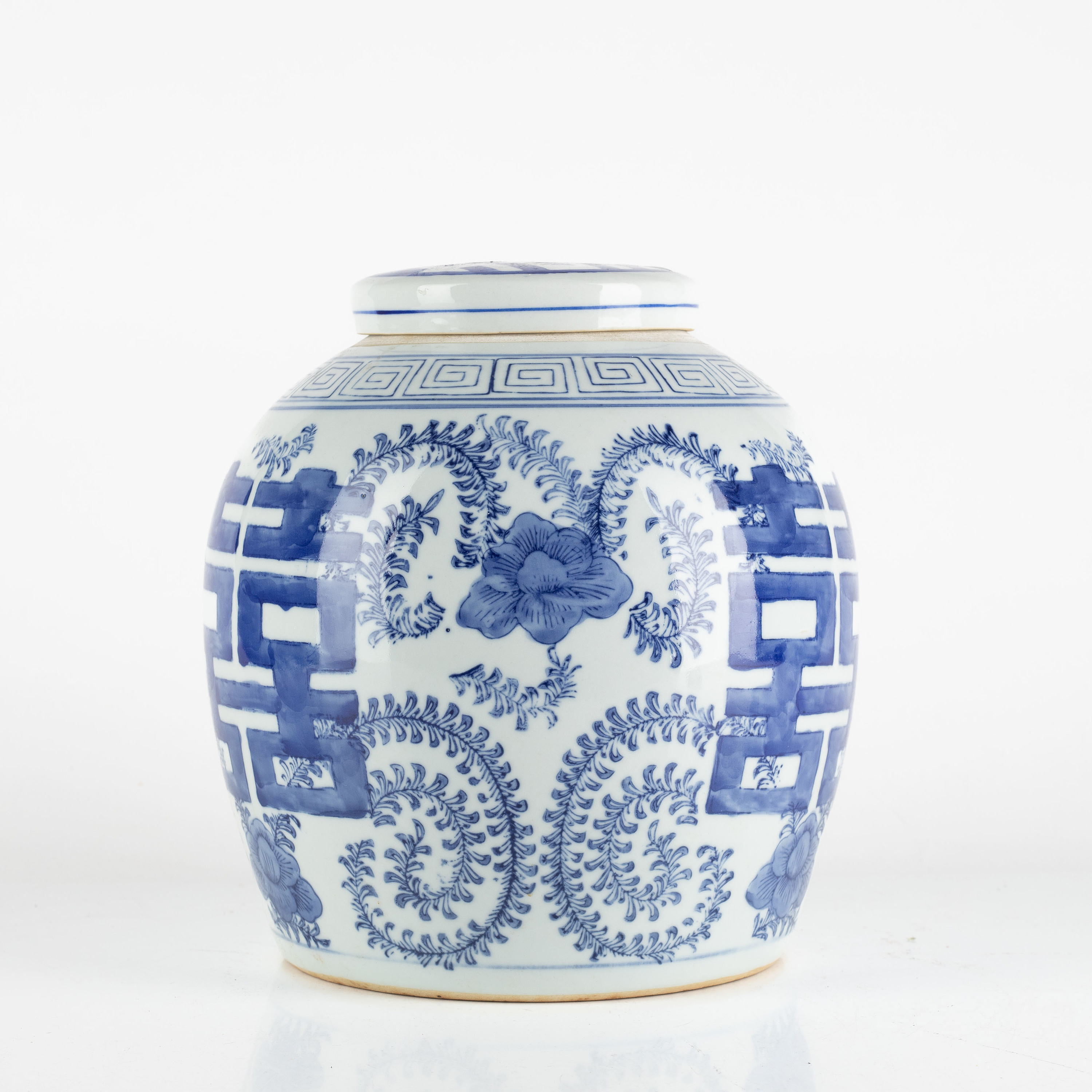 A 20th century blue and white porcelain ginger jar. Bukowskis