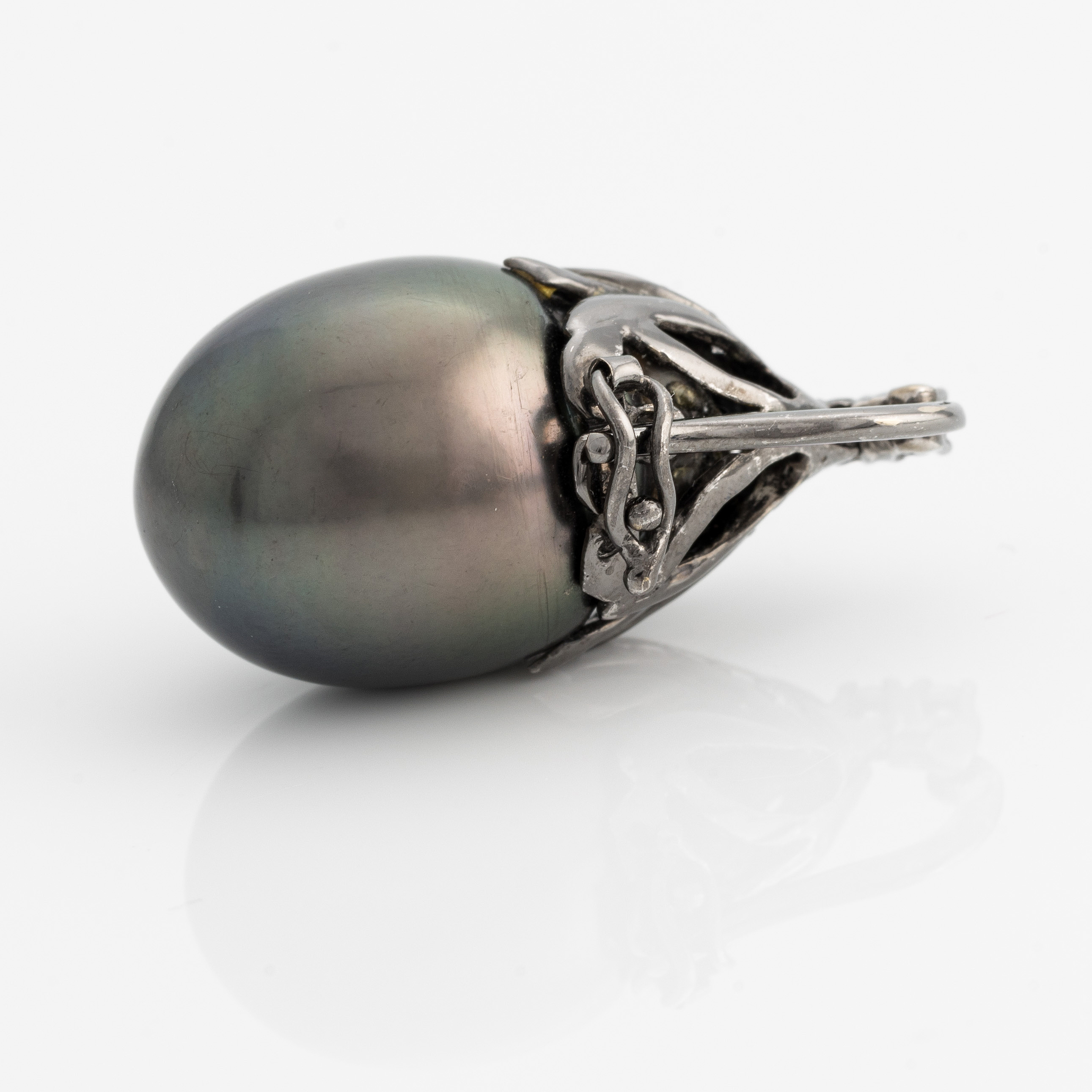 [Fine Jewelry] 18k Gold & Diamond & Tahitian Pearl Special Hand-carved Pendants