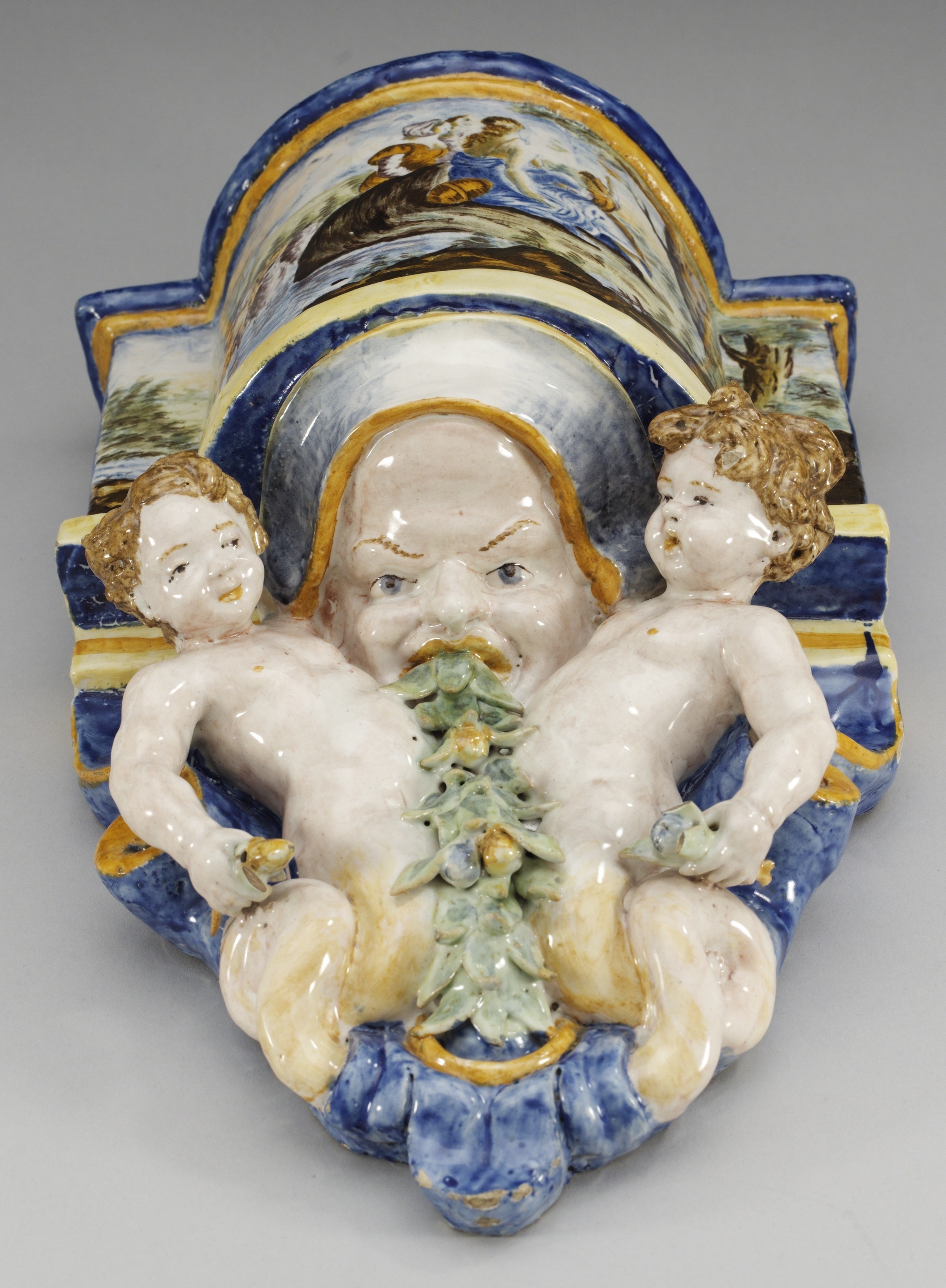 A pair of Italian Historatio wall bracket vases, 19th Century. Bukowskis