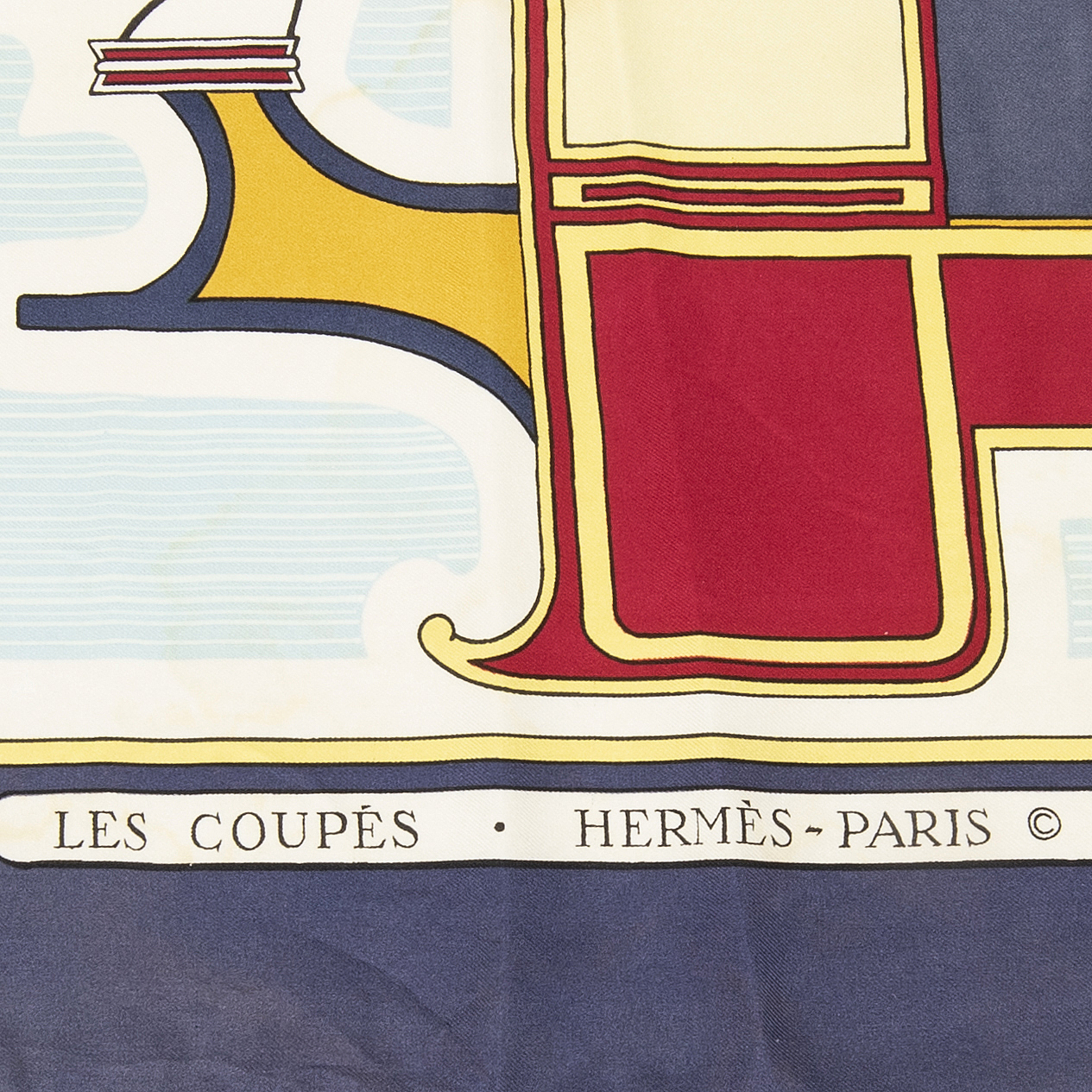 Écharpe Hermès Coquilles En Soie Vintage - Dimensions 30 X 180 Cm, Couleur Corail - Très Bon état, Avec Doublure, Pièce Collector