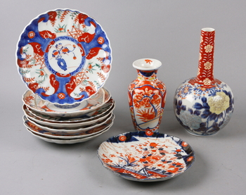 154825. FAT, 8 st samt VASER, 2 st, porslin, Japan, 1800-1900-tal.