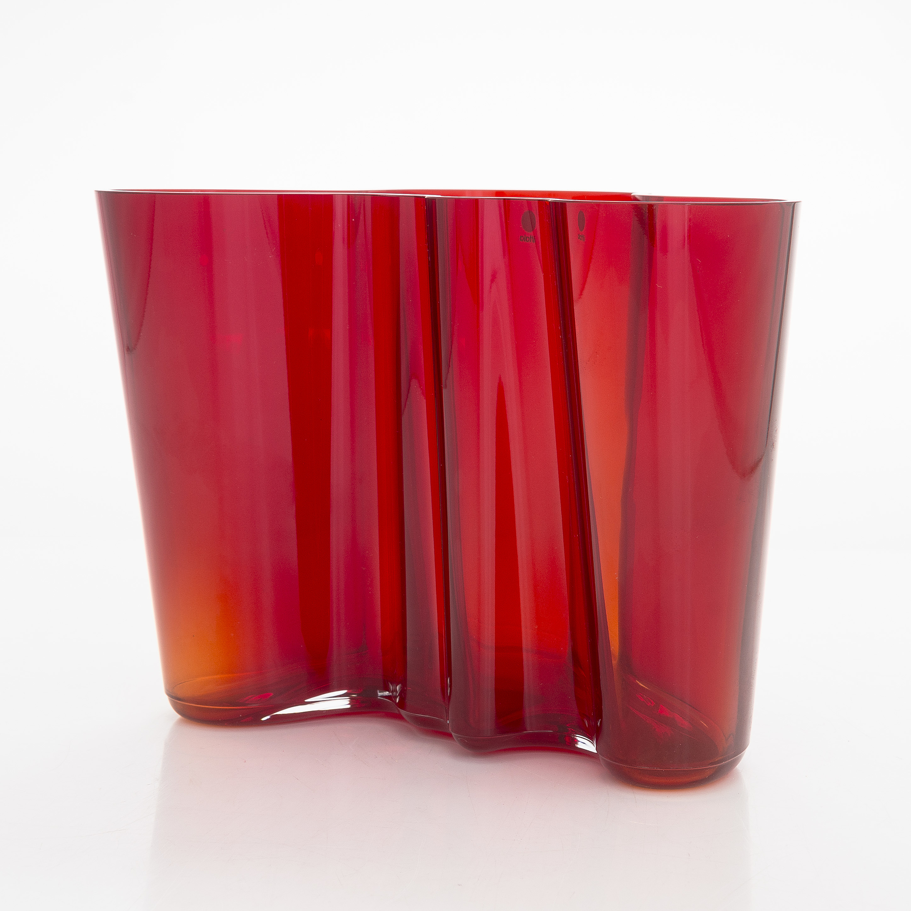 alvar-aalto-maljakko-malli-3030-signeerattu-alvar-aalto-iittala