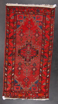 155761. GALLERIMATTA. orientalisk. Ca 207x101.
