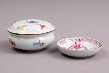 156591. LOCKASK samt FAT, Meissen, porslin.