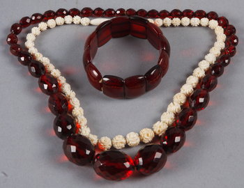 162023. SMYCKEN, 3 st, 1900-talets första hälft.