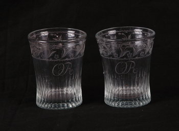 163059. SELTERGLAS, ett par, glas, 1800-talets första hälft.