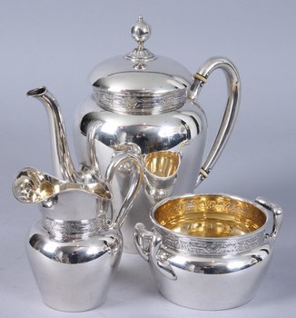163251. KAFFESERVIS, 3 delar, silver. Stockholm, 1908. 940 gram.