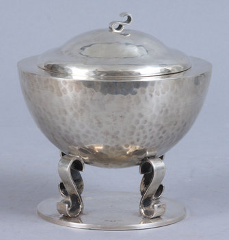 175019. LOCKASK, silver, utländska stämplar, 310 g.