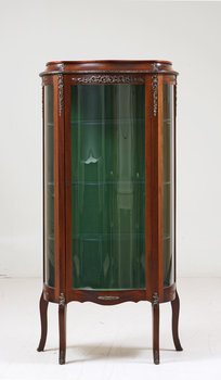 180657. VITRINSKÅP, rokokostil, 1900-talets mitt.