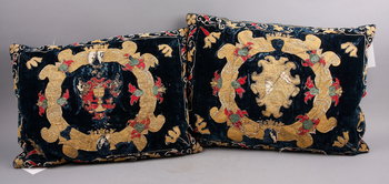 180926. KUDDAR ett par, barockstil, 17001800-tal.