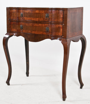 181192. BYRÅ, rokokostil, 1900-tal.