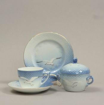 185049. KAFFESERVISDELAR, 38 st. Porslin. Måsen, Bing  Gröndahl.