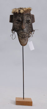 185752. MASK, trä, Afrika, 1900-tal.
