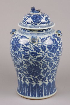 186408. LOCKURNA, porslin, Kina, sen Qing, omkring 1900.