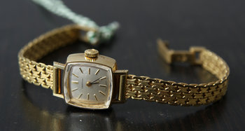 186659. DAMARMBANDSUR, armlänk i 18K guld. Certina.