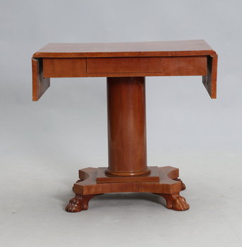 187490. KLAFFBORD, Karl Johanstil, 1900-tal.