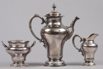 188345. KAFFESERVIS, 3 delar, nysliver, rokokostil. GAB, 1900-talets första hälft.