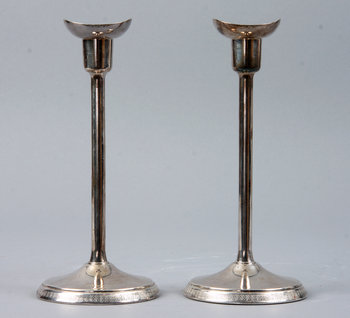 191193. LJUSSTAKAR, ett par, silver, Ainar Axelsson, 1973.