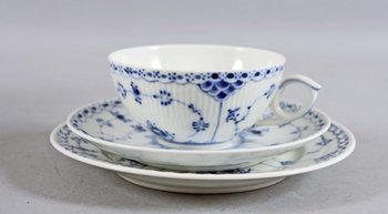 195249. SERVISDELAR, 24 delar. Porslin, Royal Copenhagen Musselmalet.