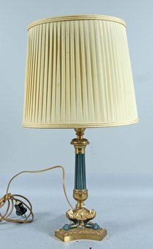 195282. BORDSLAMPA, empirestil, 1900-tal.