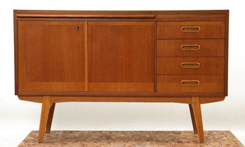 195761. SIDEBOARD, 1900-talets mitt.