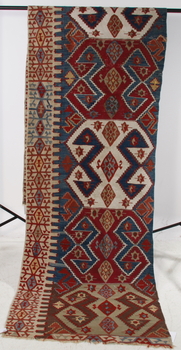 1970. MATTAVÅD. Kelim. Ca 355 x 85.