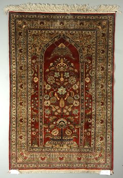 197651. MATTA, orientalisk, 162 x 107.