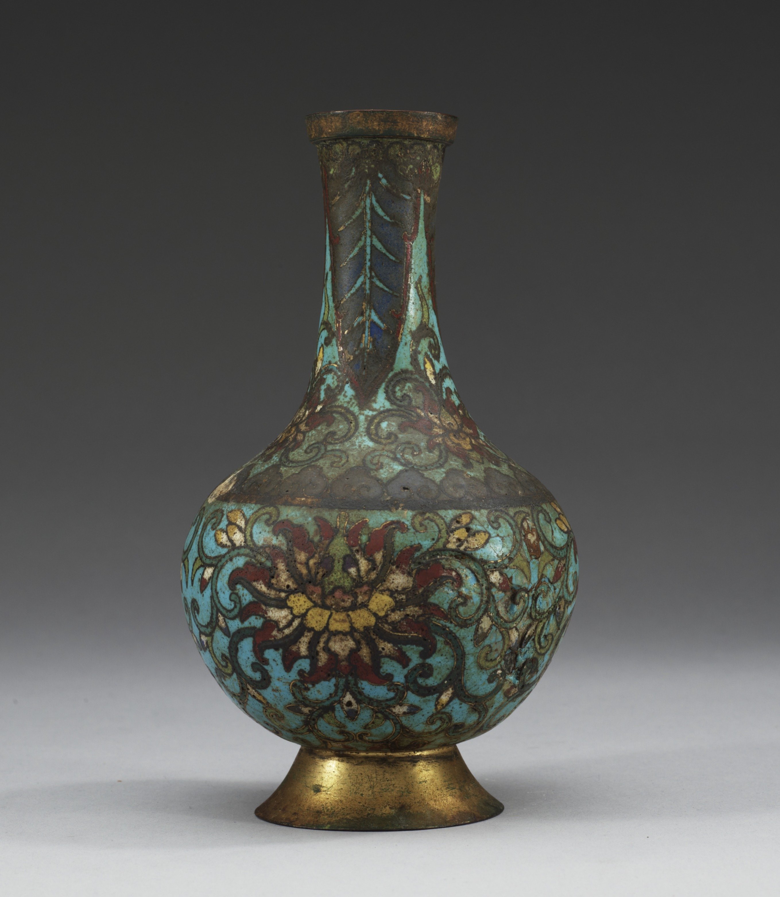 A Cloisonné vase, Ming dynasty. Bukowskis