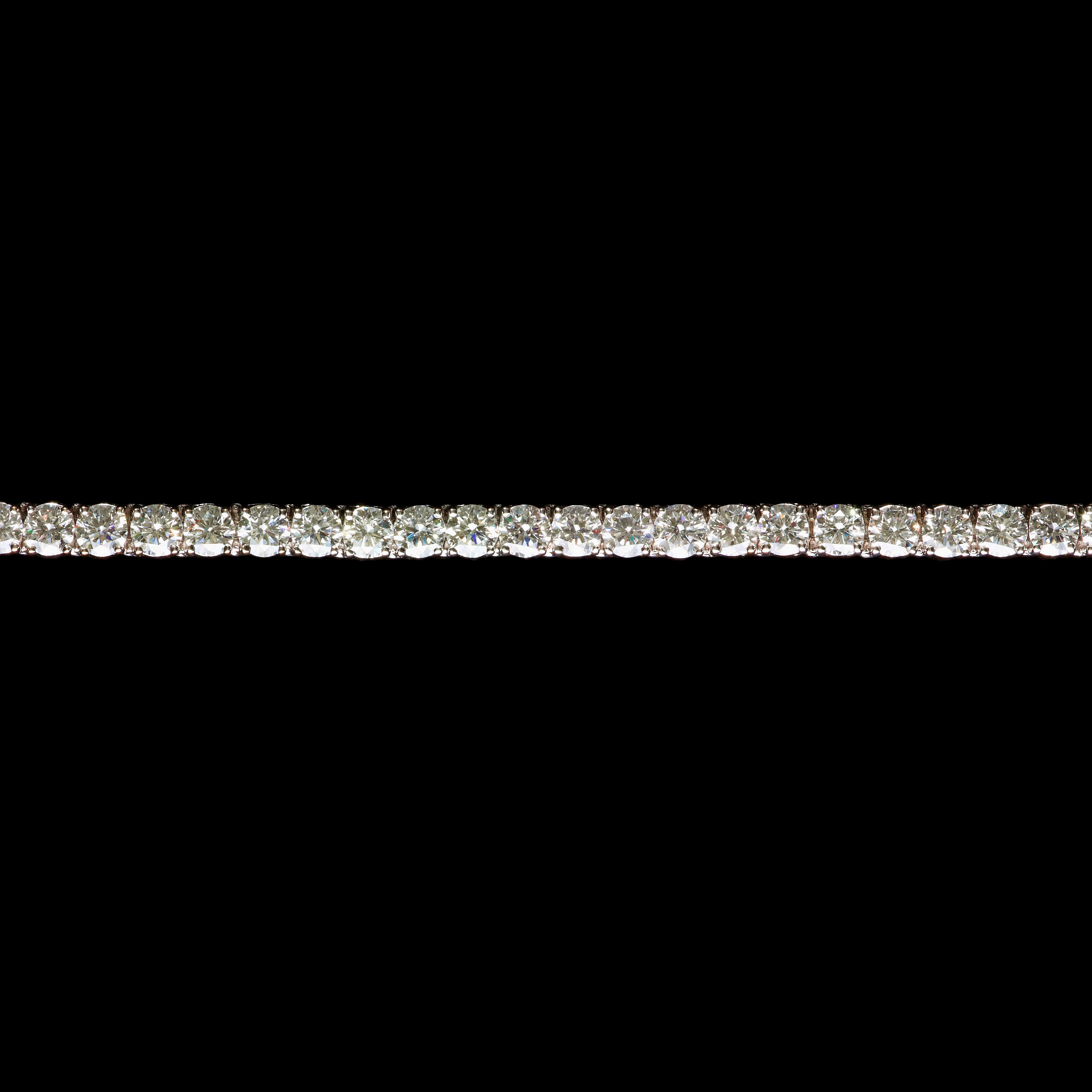 A diamond line bracelet, app. tot. 14 cts. - Bukowskis