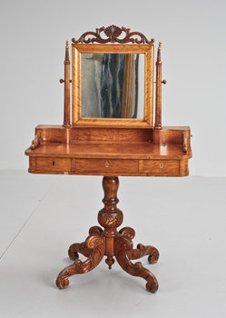 201951. TOILETTBORD, nyrokoko, 1800-talets slut.