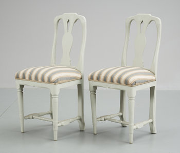 202542. STOLAR, ett par, gustaviansk stil, 18001900-tal.