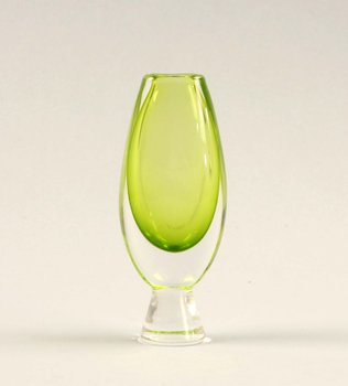 202873. VAS, glas, Vicke Lindstrand, Kosta.